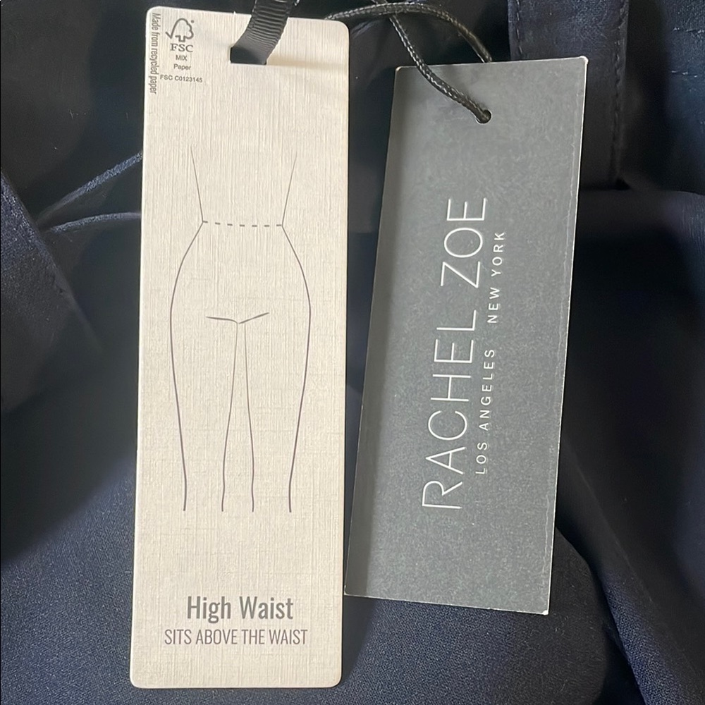 Rachel Zoe navy blue women’s shorts with detachable belt - Picture 5 of 6